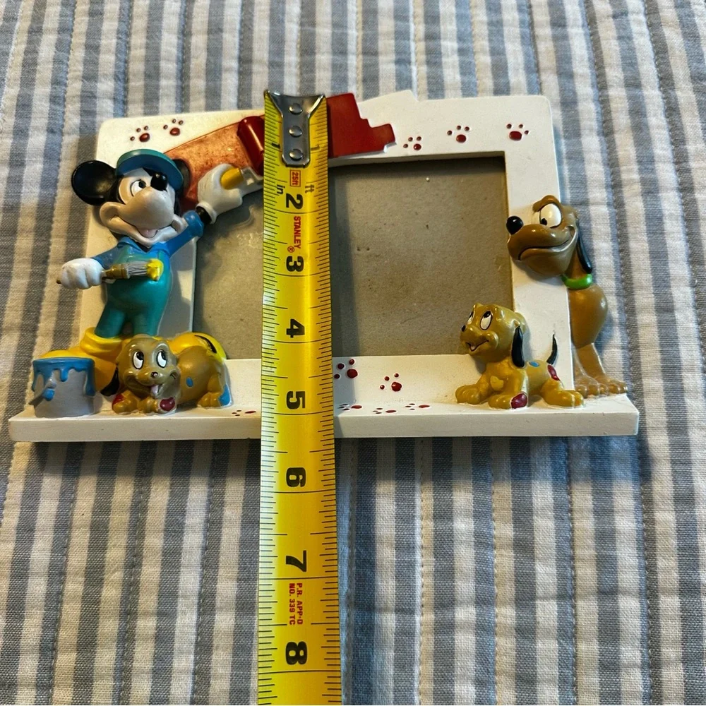 WALT DISNEY CO RESIN 5.5